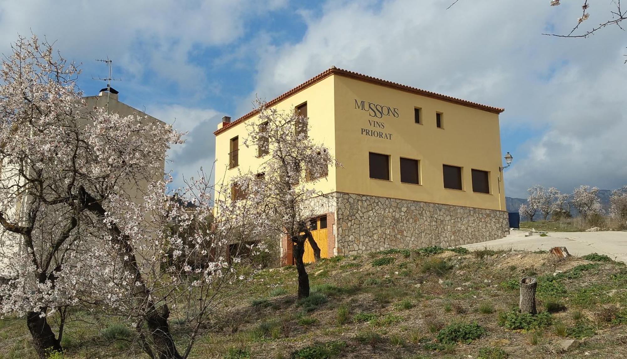 Hostal Restaurant Mussons Vins Poboleda Esterno foto