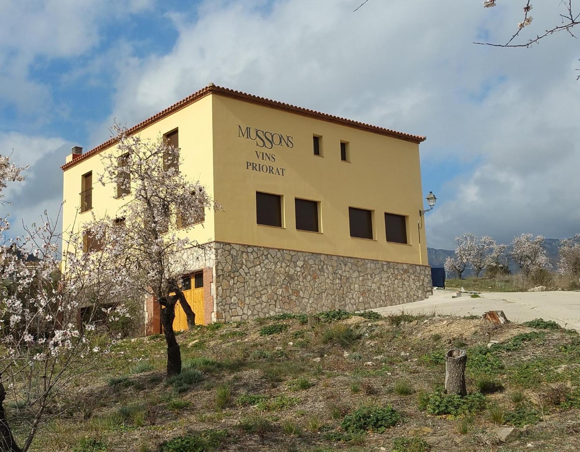 Hostal Restaurant Mussons Vins Poboleda Esterno foto